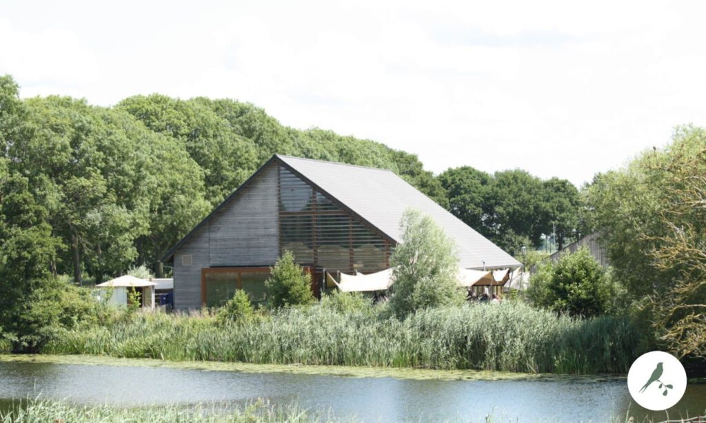 brasserie op duur terras aan de ijssel