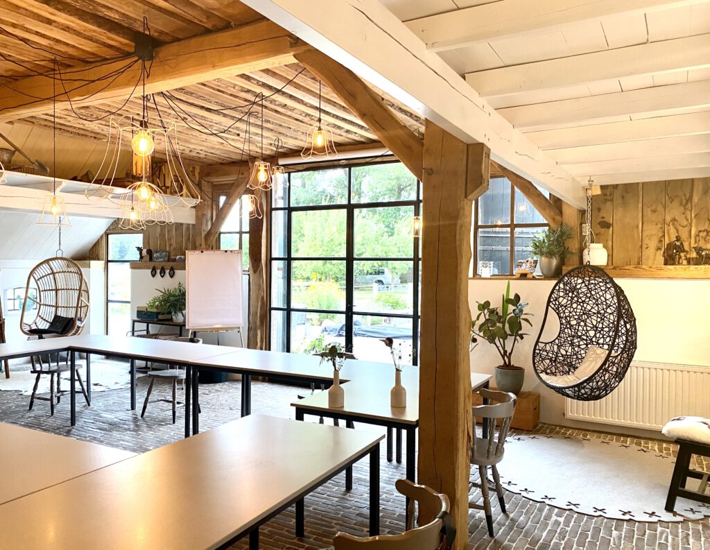 Boerderij de Kleine Wildenberg - inspirerende natuurlijke landelijke vergaderlocatie vergaderen teamdag teamontwikkeling buiten natuur groen sfeervol gezellig