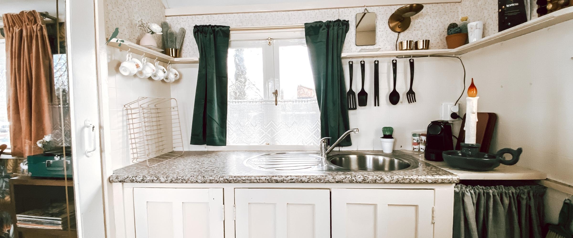 Boerderij de Kleine Wildenberg - leuk ingerichte knusse keuken stijlvolle Pipowagen - Tiny house - Diepenveen Deventer